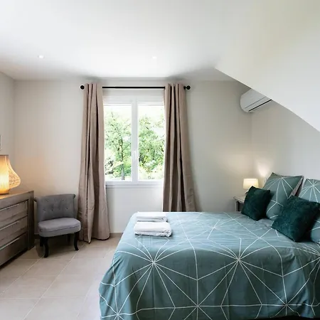 Maison Climatisee, Piscine Privee - 6 Pers. - Fr-1-828-19 *